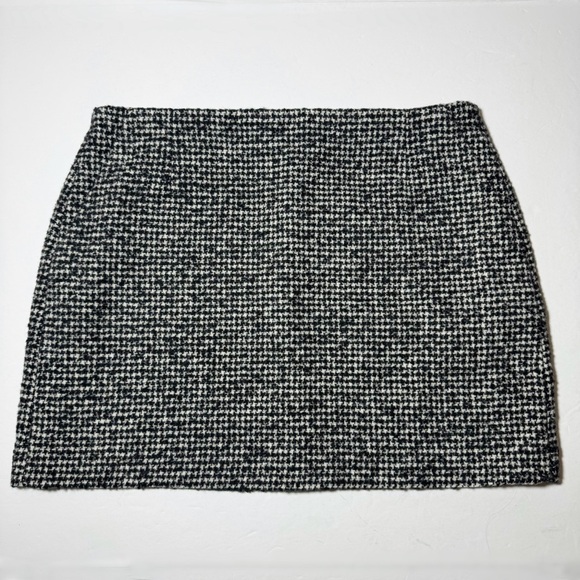 Uniqlo Tweed Mini Skirt - Picture 4 of 7